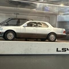 Lexus LS400 White 1:64