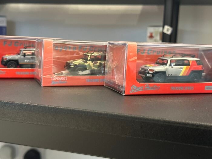 FJ Cruiser Stance Hunters 1:64