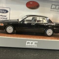 Ford Crown Victoria 1:64 Black
