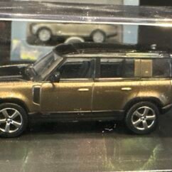 Land Rover Defender 110X Brown 1:76
