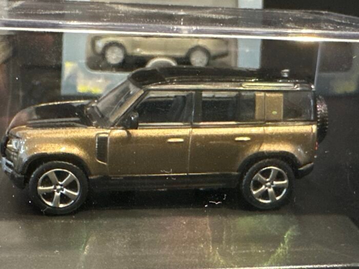 Land Rover Defender 110X Brown 1:76