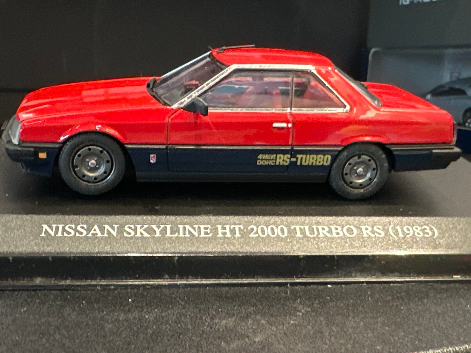 Nissan Skyline HT2000 Turbo RS1983 Red 1:43 - Image 2