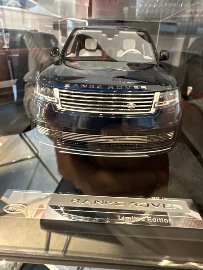 Range Rover 1:18 Blue