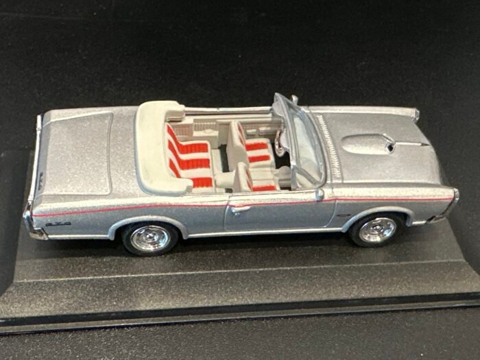1966 Pontiac GTO 1:43 Silver - Image 3