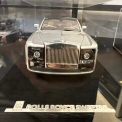 Rolls Royce Sweptail 1:18 Silver