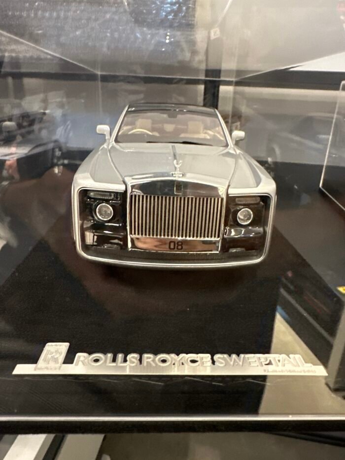 Rolls Royce Sweptail 1:18 Silver