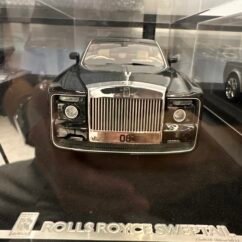 Rolls Royce Sweptail 1:18 Black