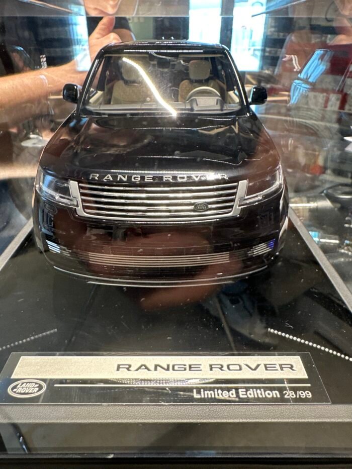 Range Rover 1:18 Black