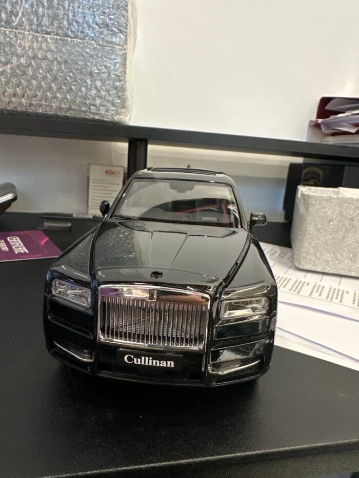 Rolls Royce Cullinan 1:18 Black