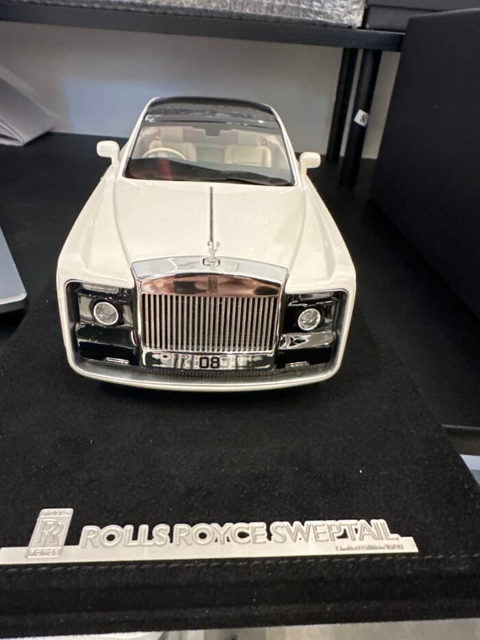 Rolls Royce Sweptail 1:18 White