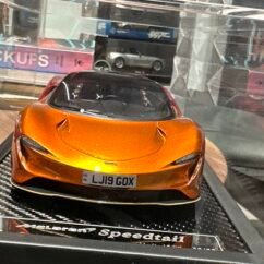 McLaren Speedtail 1:18 Gradual Volcanic Red Decals