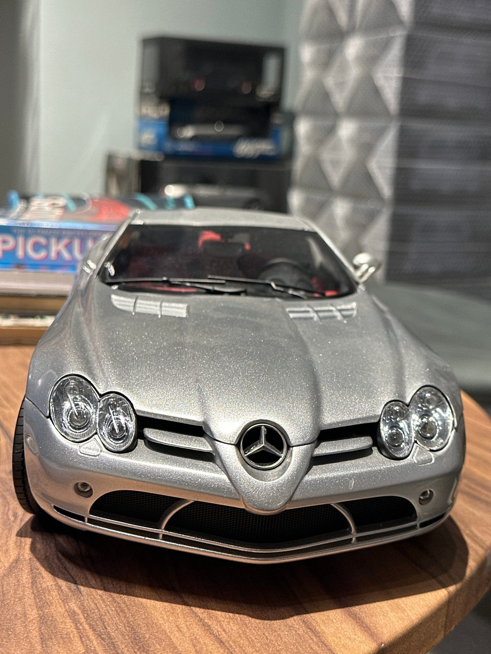 Mercedes-Benz SLR McLaren 1:12 Silver