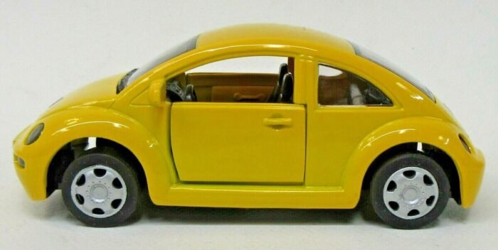 Volkswagen Beetle (Yellow) 1:32