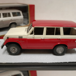 Toyota Land Cruiser FJ55 (Red/Cream) 1:43
