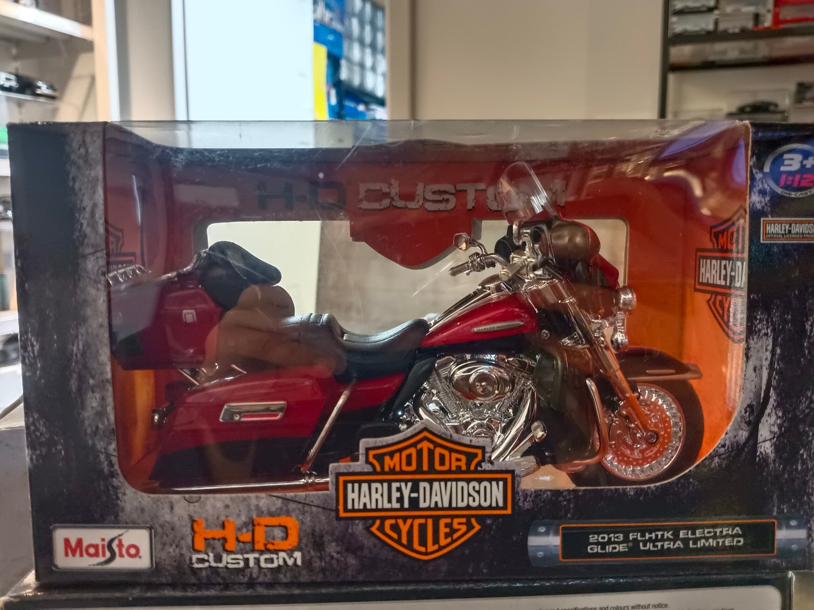 Motorcycle Harley Davidson (Black/Red) 1:12