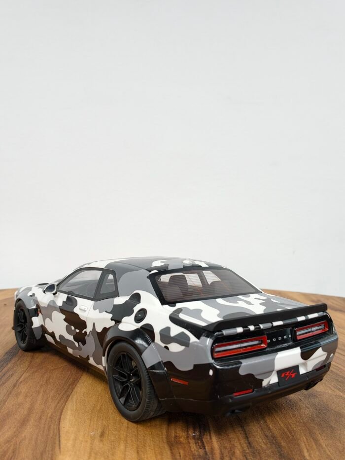 Dodge Challenger Camo 1:18 - Image 5