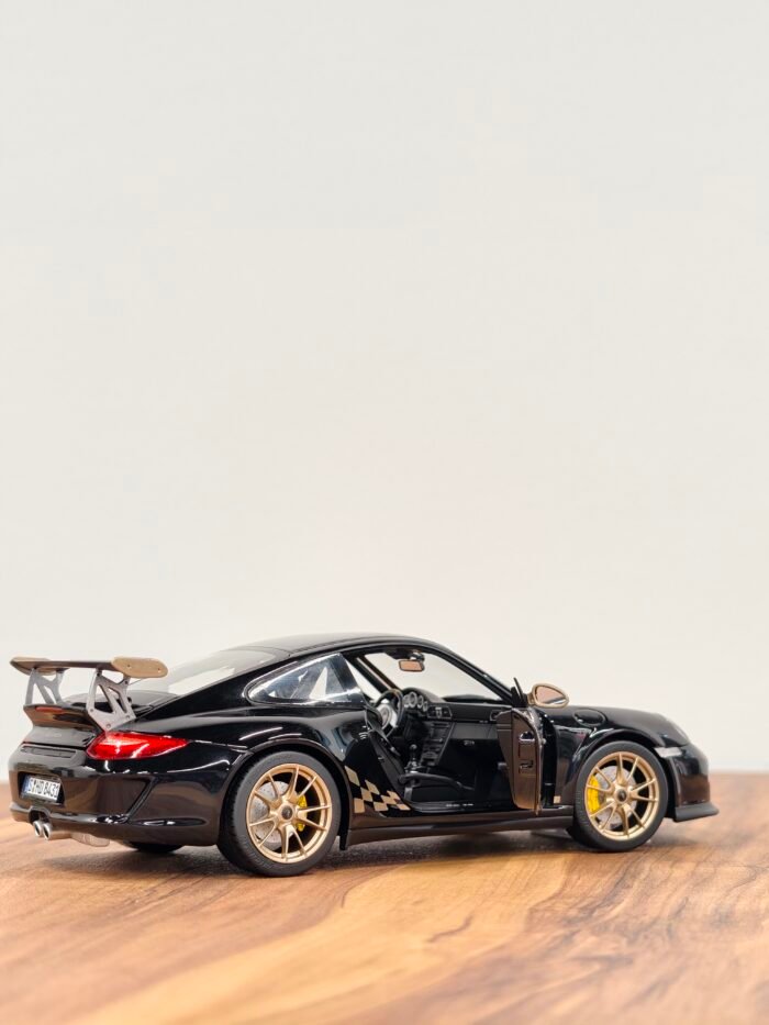 Porsche 911 GT3 RS 1:18 Black - Image 3