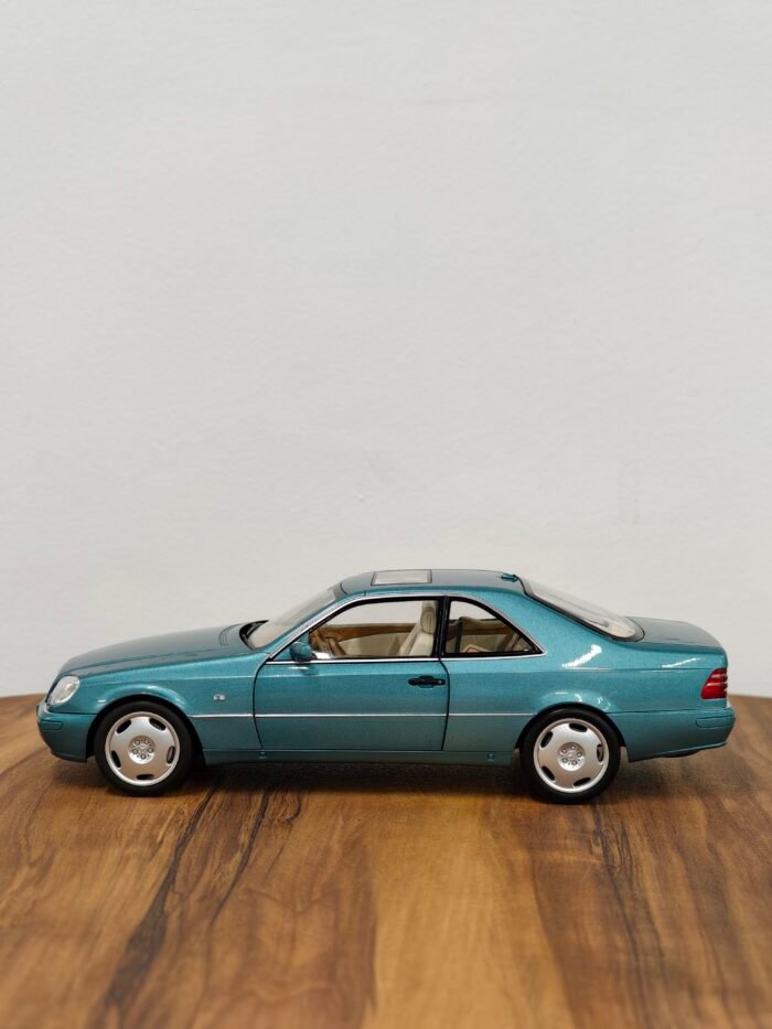Mercedes-Benz CL600 Coupé 1997 Blue Metallic 1:18 - Image 9