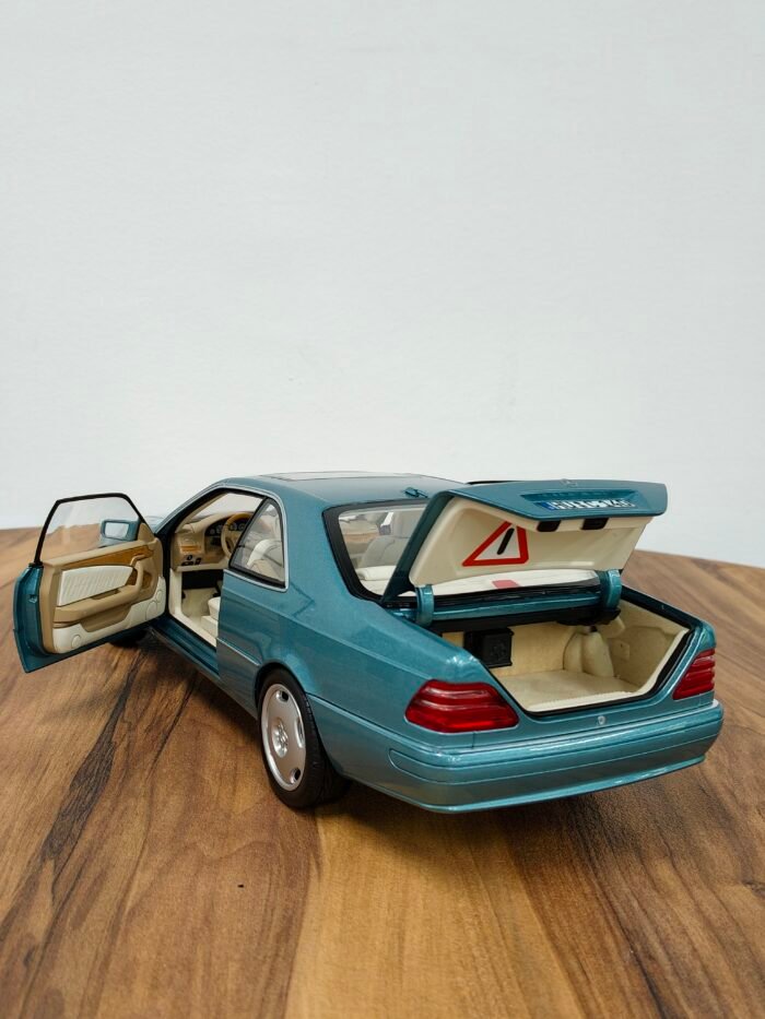 Mercedes-Benz CL600 Coupé 1997 Blue Metallic 1:18 - Image 5