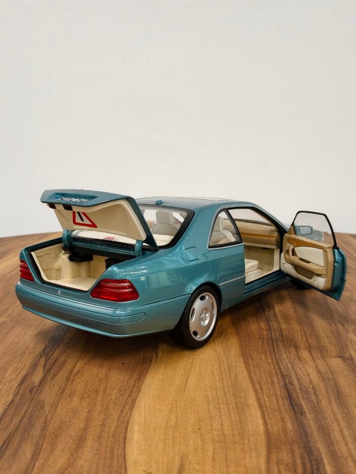 Mercedes-Benz CL600 Coupé 1997 Blue Metallic 1:18 - Image 4