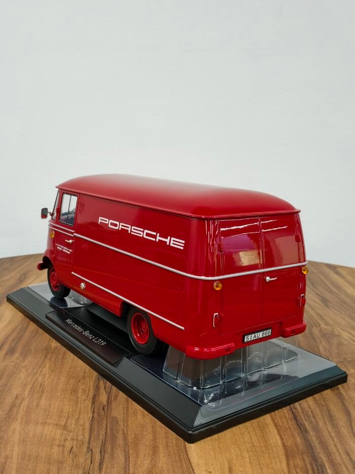 Mercedes Benz L319 - Image 4