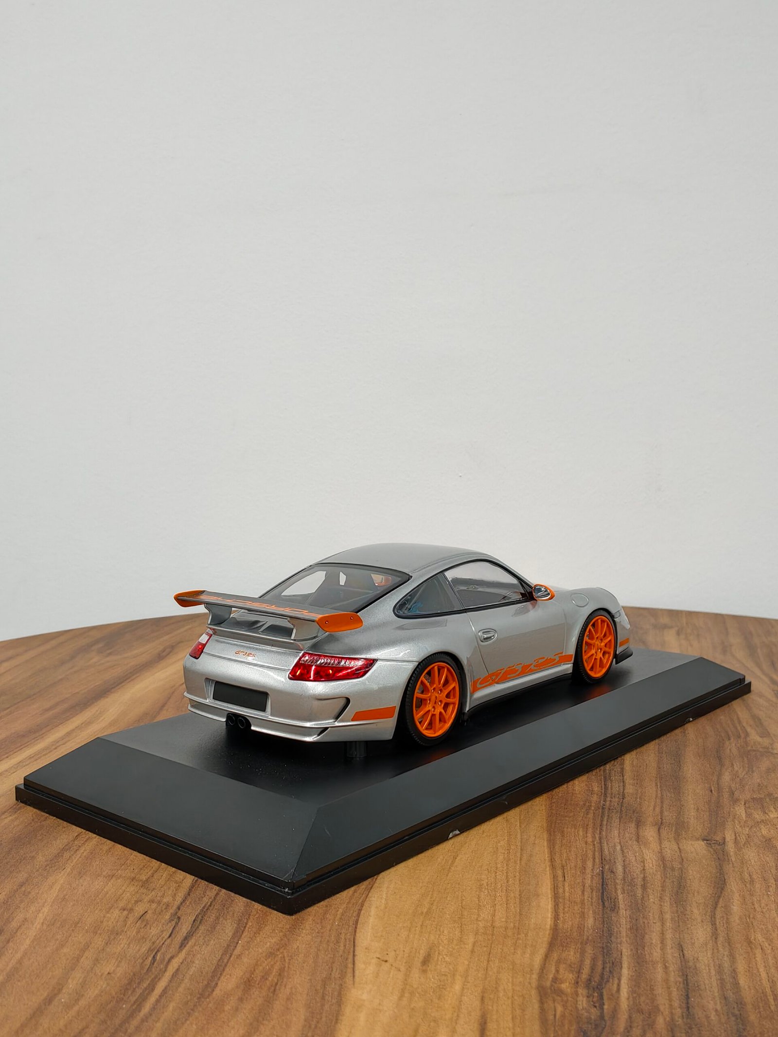 Porsche 911 GT3 RS 1:18 Gray - Image 9