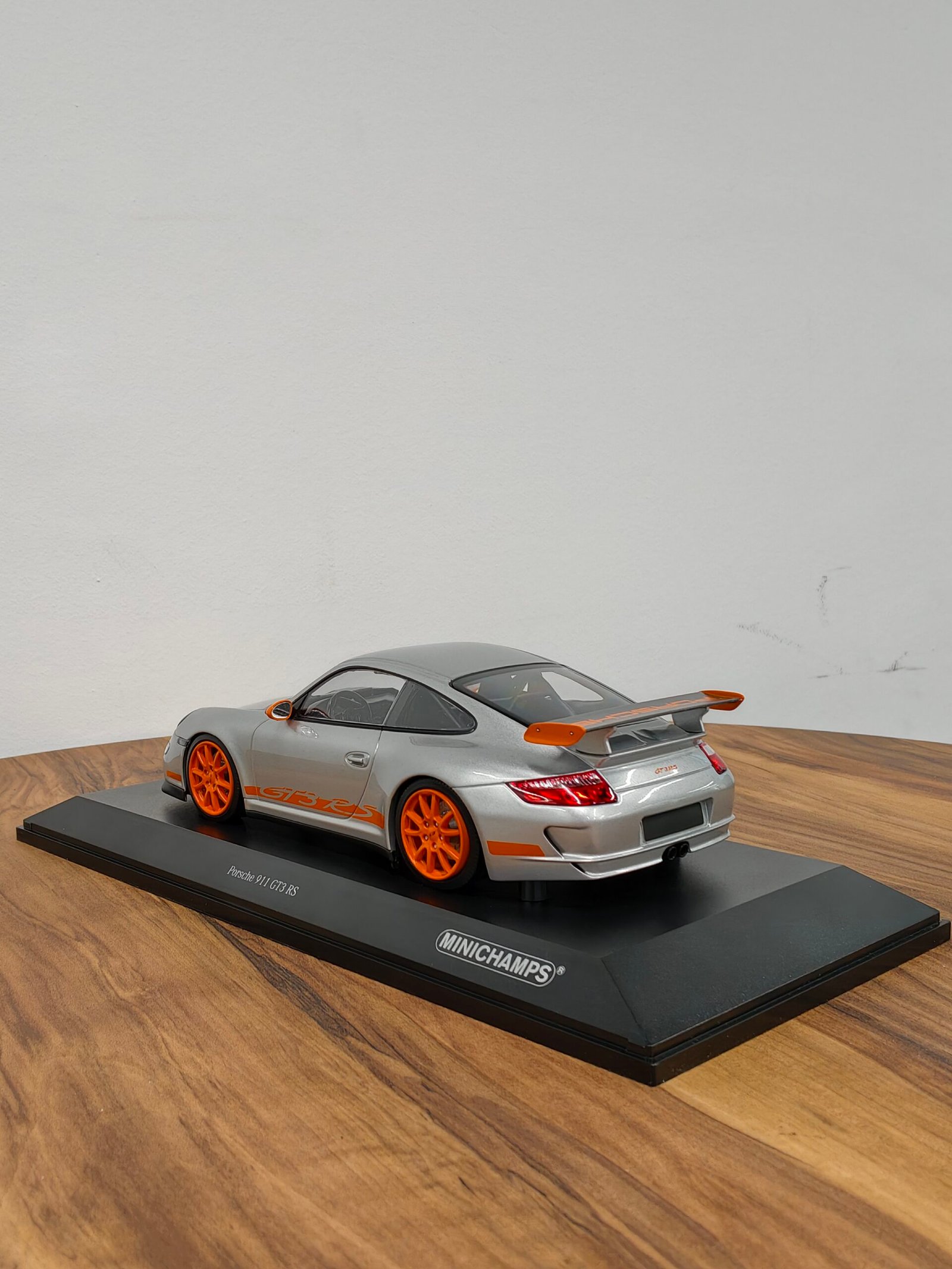 Porsche 911 GT3 RS 1:18 Gray - Image 8