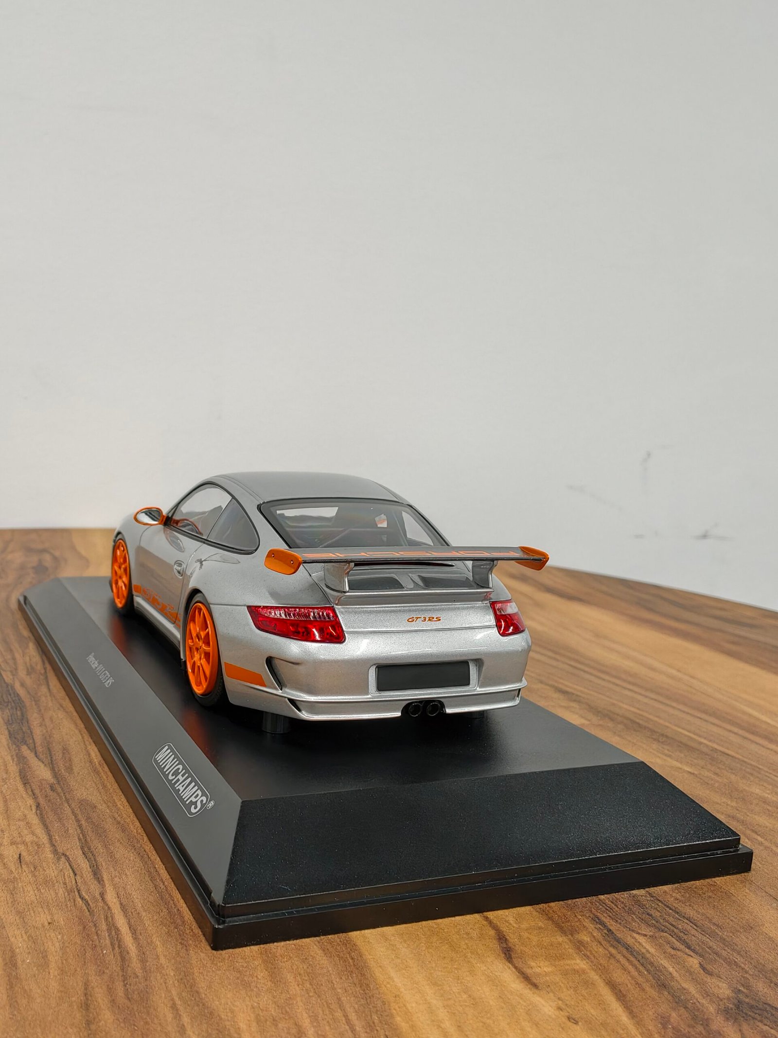 Porsche 911 GT3 RS 1:18 Gray - Image 7