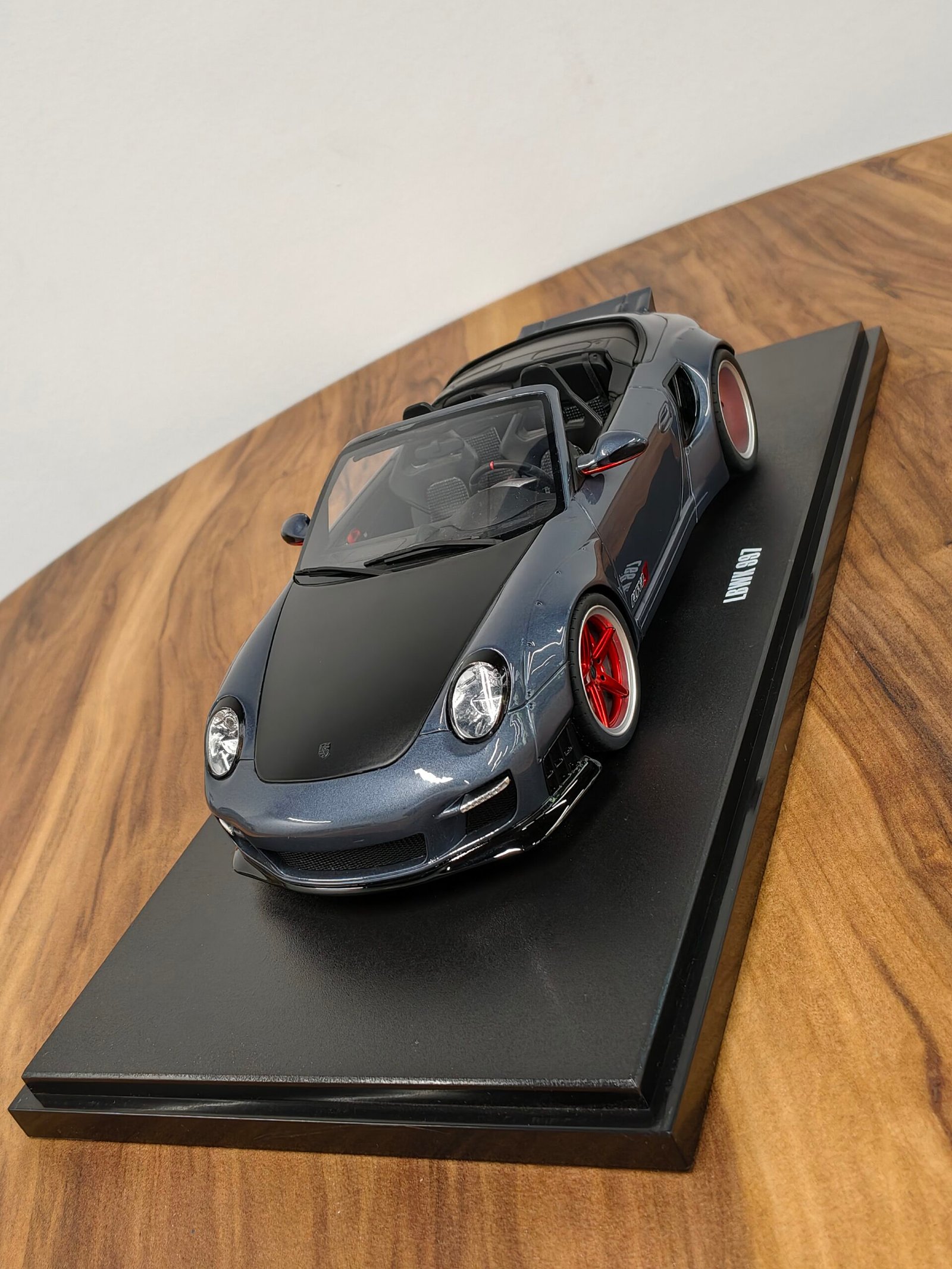 Porsche LBWK 997 Blue 1:18 - Image 5