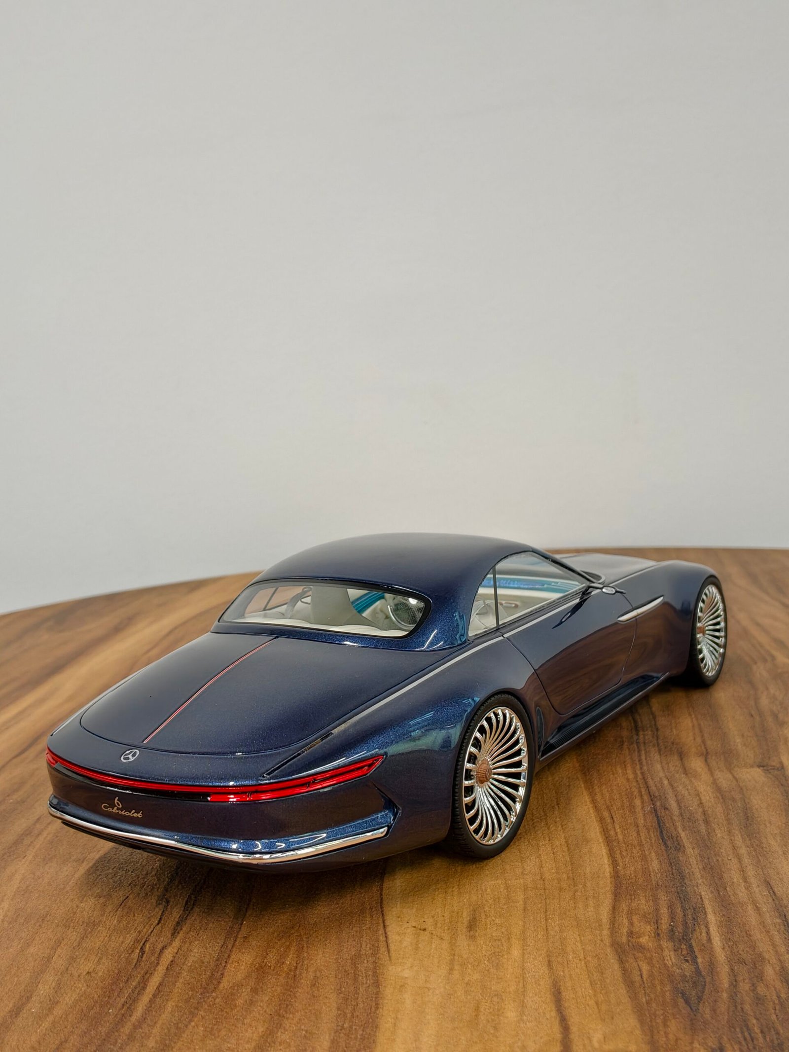 Mercedes-Maybach 6 Blue 1:18 - Image 5