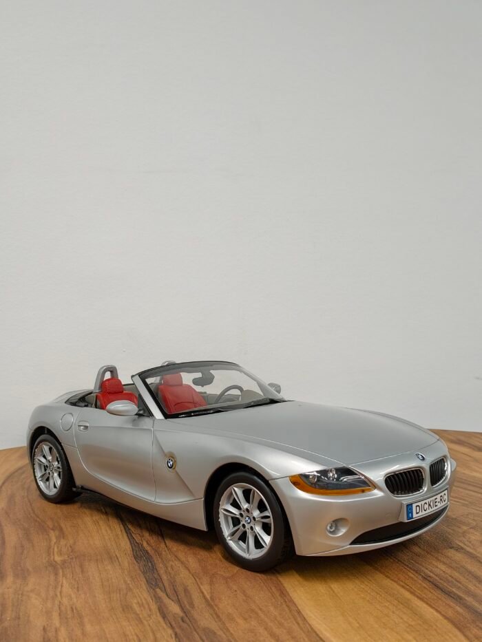 BMW Z4 1:12 - Image 2