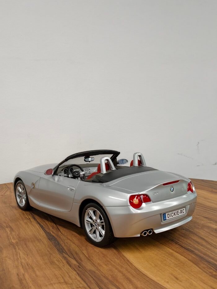 BMW Z4 1:12 - Image 4