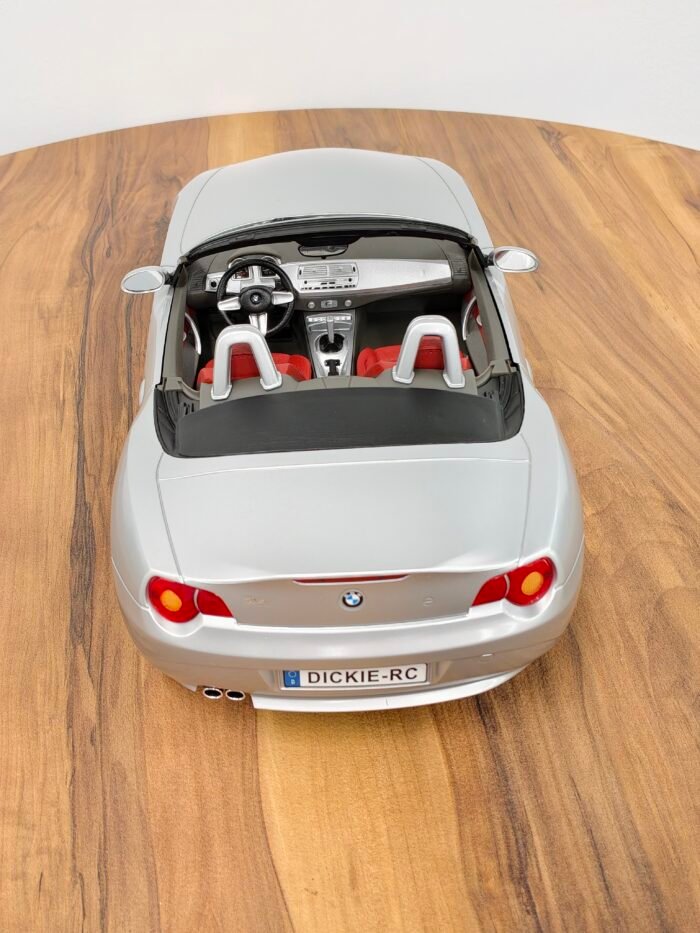 BMW Z4 1:12 - Image 3