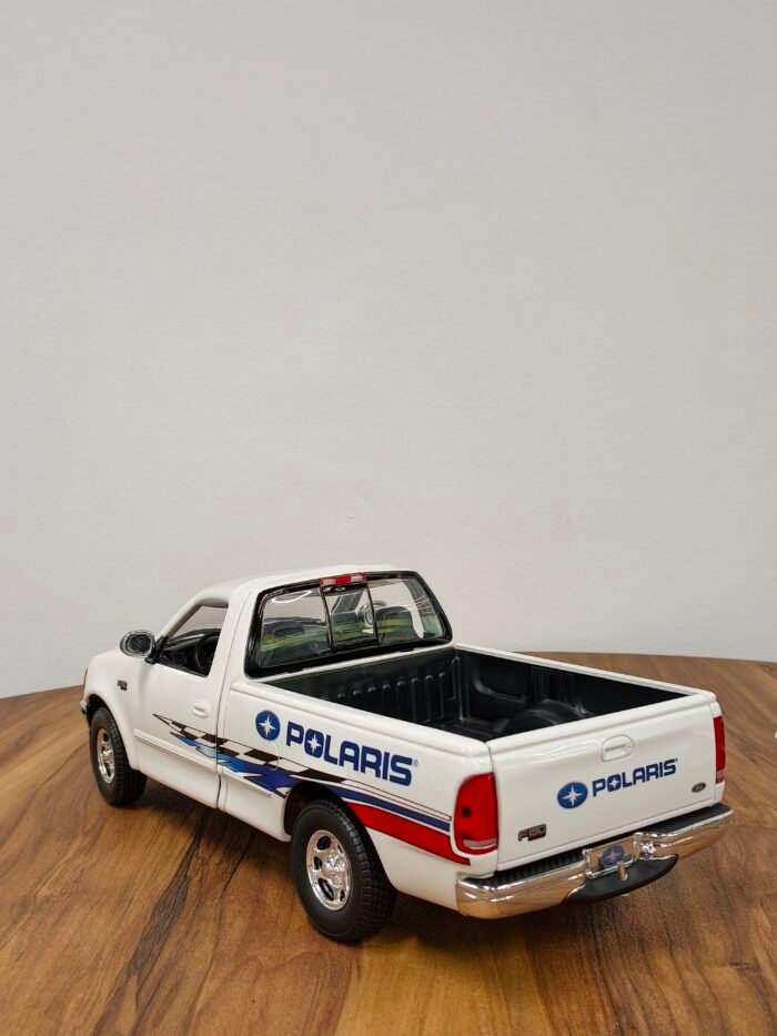 Polaris Genesis with Ford pick up & trailer 1:18 White - Image 6