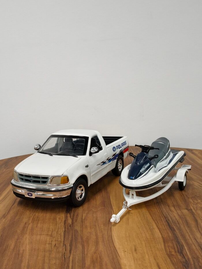 Polaris Genesis with Ford pick up & trailer 1:18 White