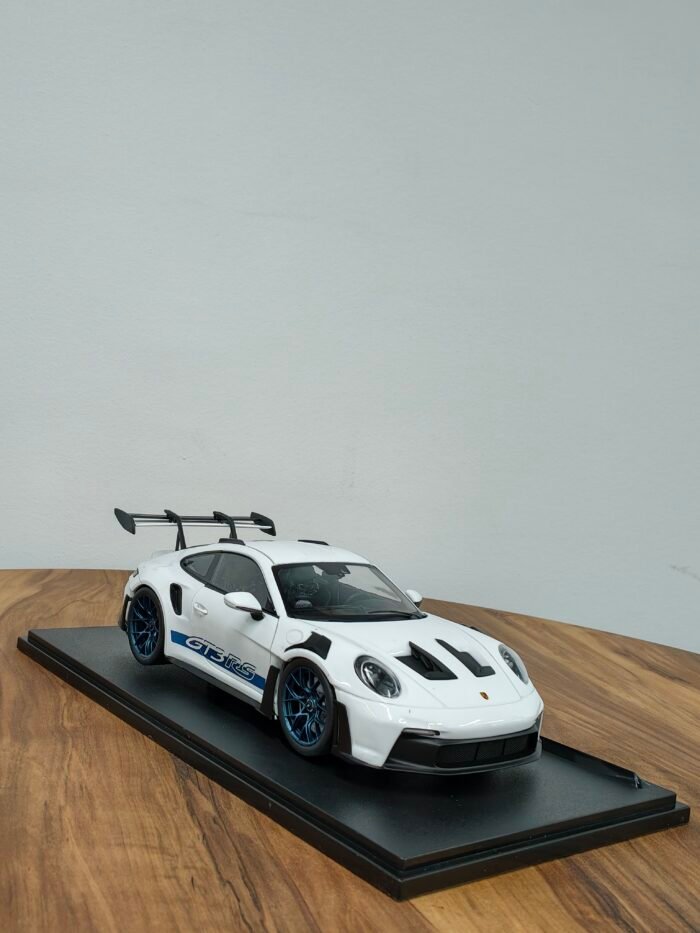 Porsche 911 GT3RS White 1:18 - Image 11