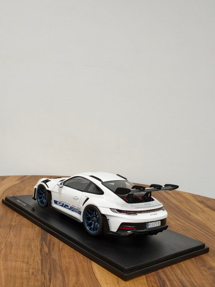 Porsche 911 GT3RS White 1:18 - Image 7