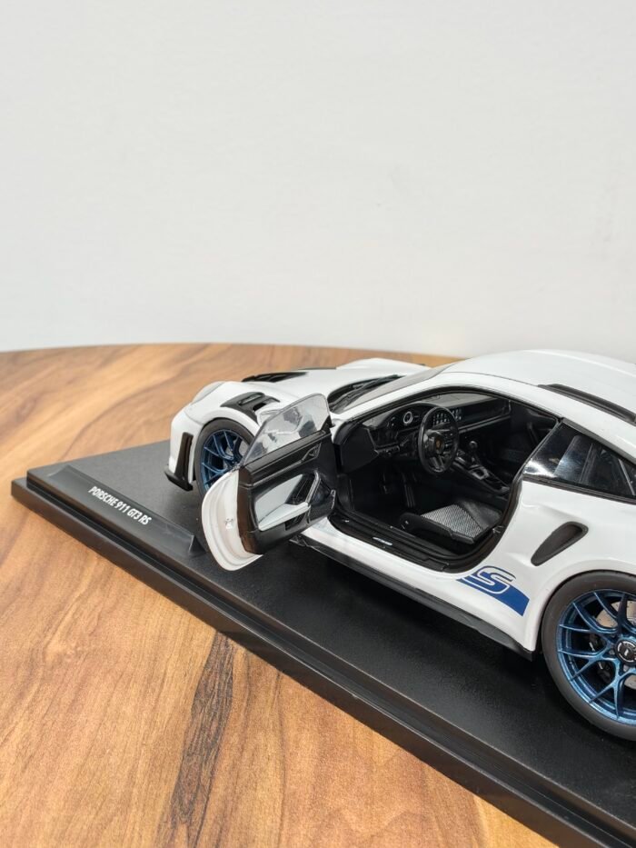 Porsche 911 GT3RS White 1:18 - Image 6