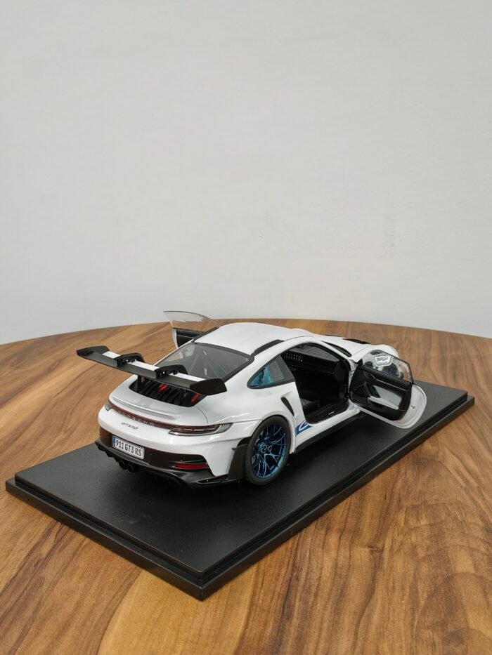Porsche 911 GT3RS White 1:18 - Image 4