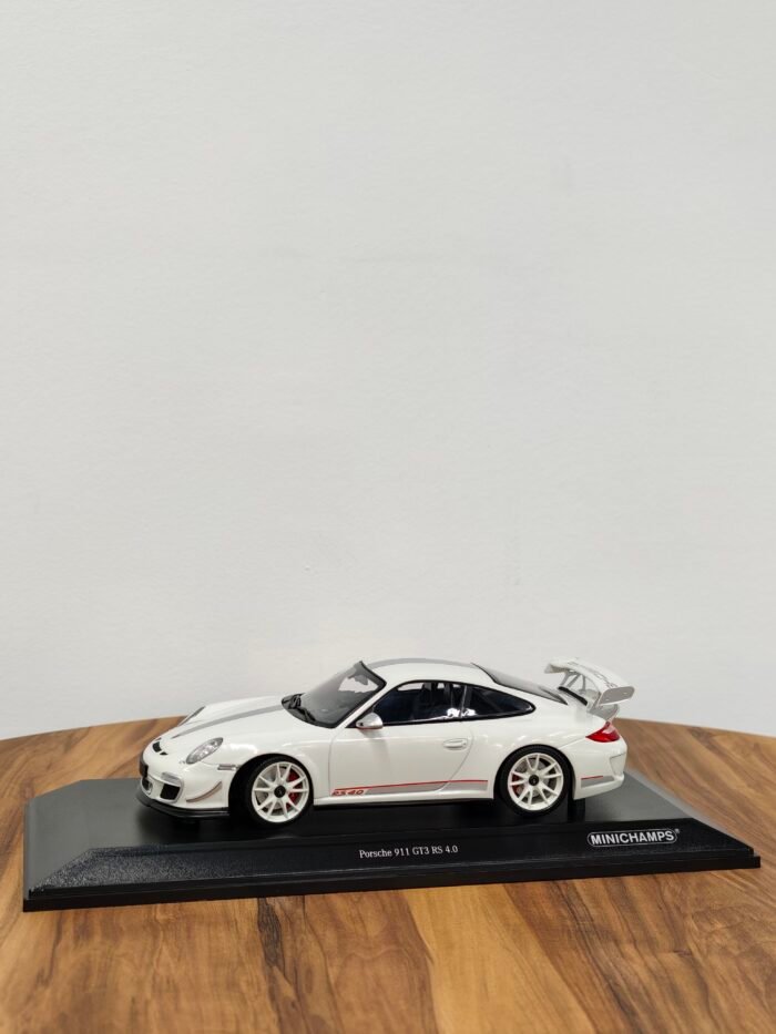 Porsche 911 GT3RS White 1:18 - Image 5