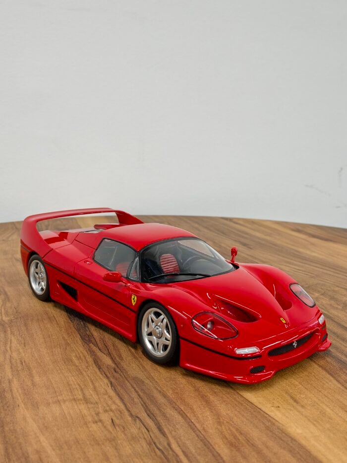 F50 Hardtop 1:18 Red - Image 2
