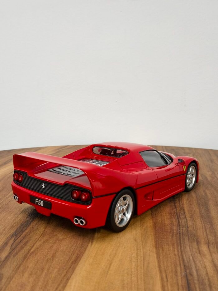 F50 Hardtop 1:18 Red - Image 4