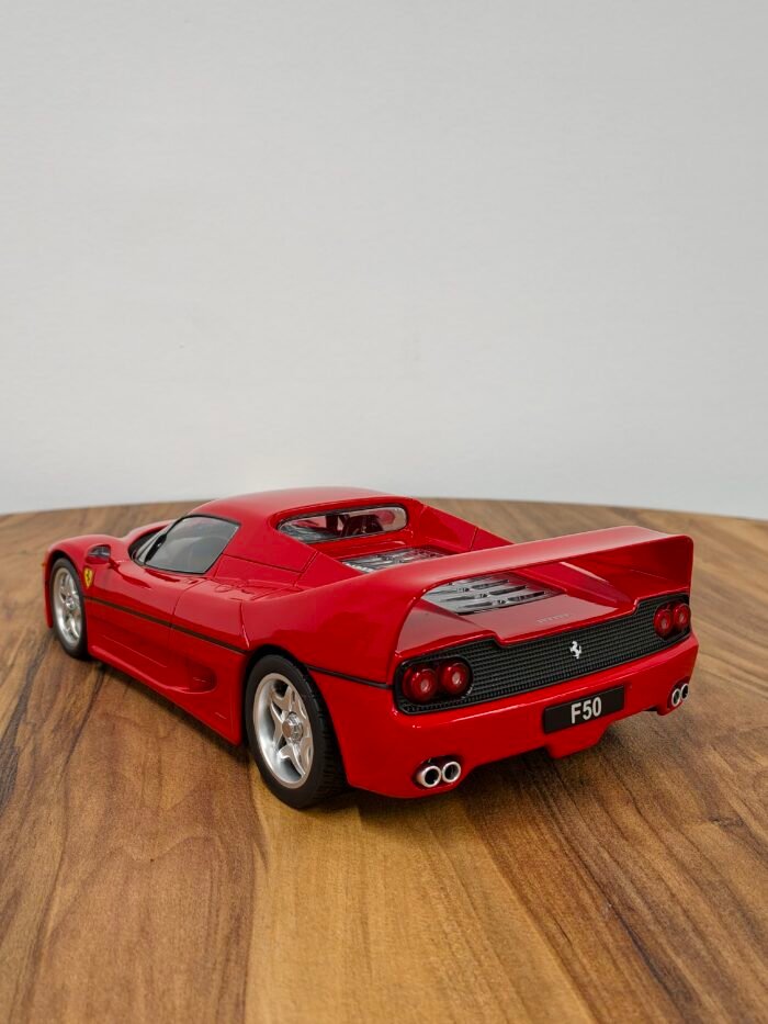 F50 Hardtop 1:18 Red - Image 3