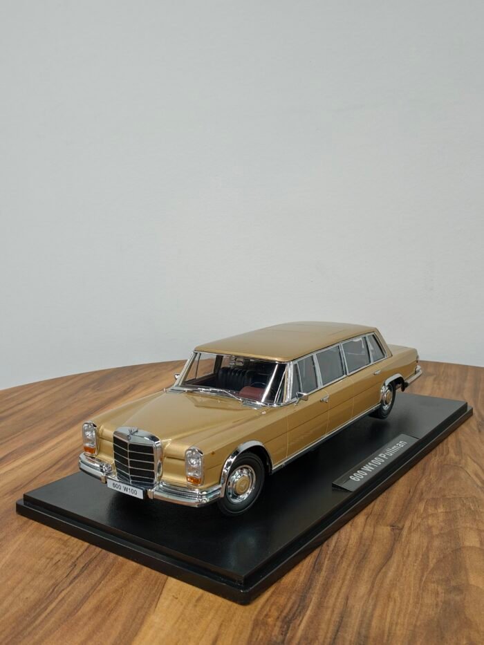 Mercedes-Benz 600 W100 Pullman 1:18 Gold
