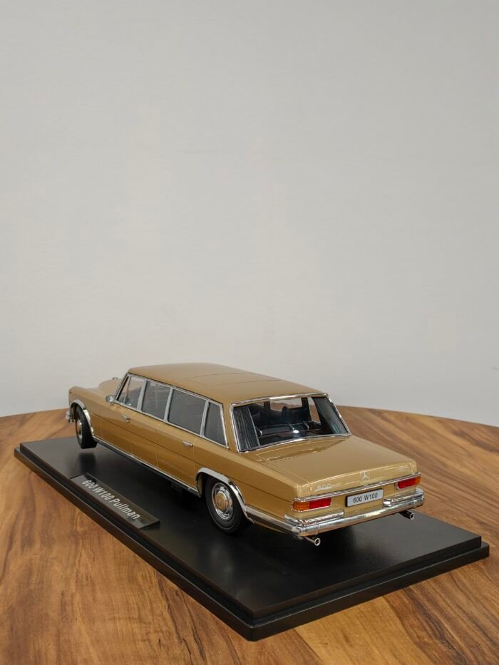 Mercedes-Benz 600 W100 Pullman 1:18 Gold - Image 5