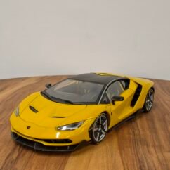 Lamborghini Centenario LP770-4 Yellow 1:18