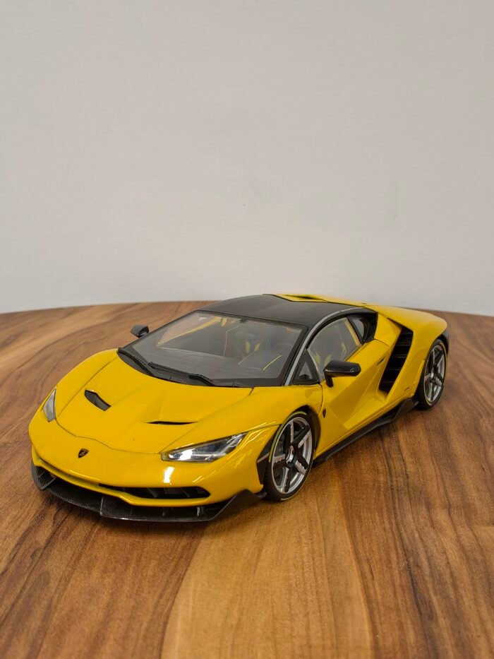 Lamborghini Centenario LP770-4 Yellow 1:18