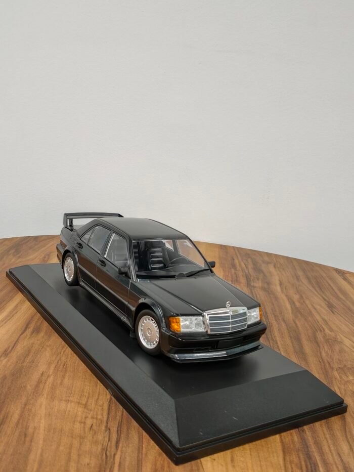 Mercedes Benz 190E 2.5-16 Evo 1-1989 Black 1:18 - Image 2