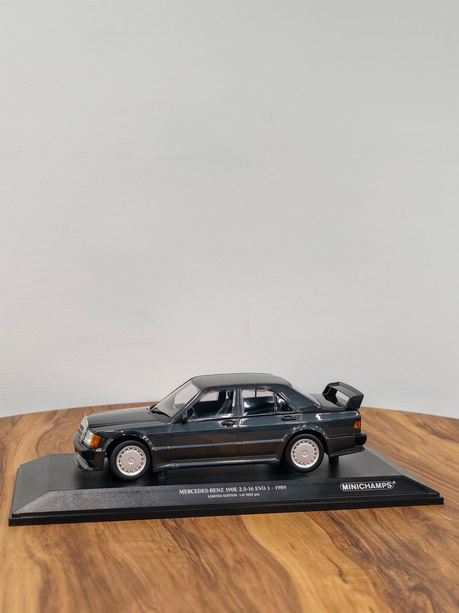 Mercedes Benz 190E 2.5-16 Evo 1-1989 Black 1:18 - Image 7