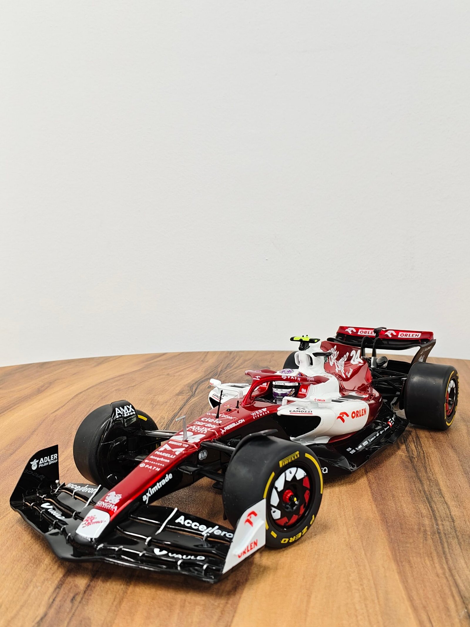 Alfa Romeo C42 Canada GP 1:18 Red - Image 3